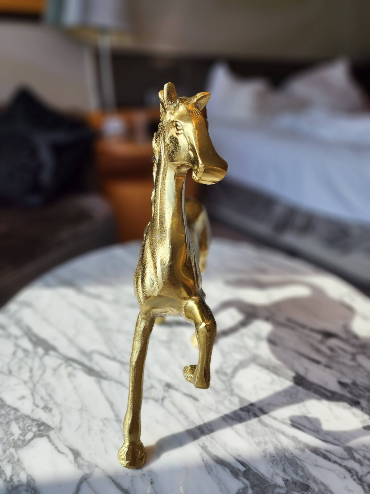 29. 24K GOLD FINISH HORSE SHOWPIECE DECORATIVE ITEMS FOR HOME DECORATION GOLD PLATED STATUE HOME/OFFICE TABLE LIVING ROOM DÉCOR