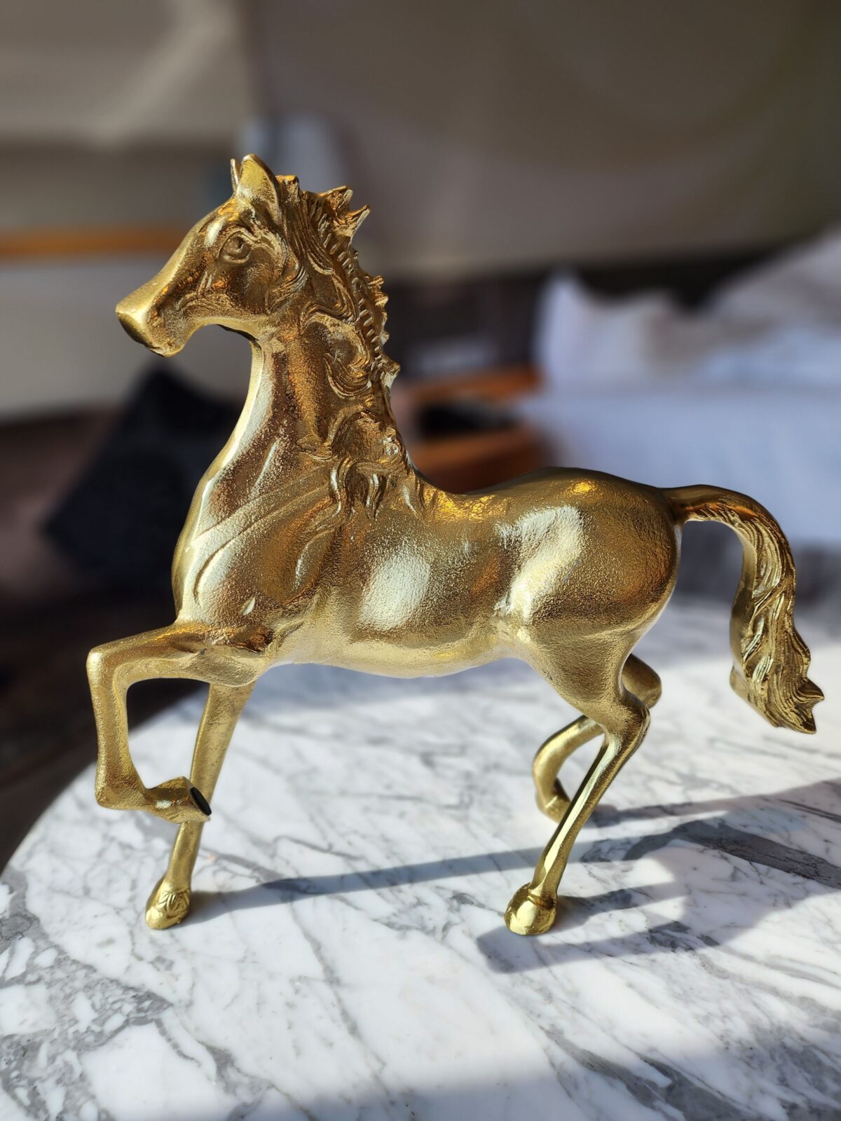 29. 24K GOLD FINISH HORSE SHOWPIECE DECORATIVE ITEMS FOR HOME DECORATION GOLD PLATED STATUE HOME/OFFICE TABLE LIVING ROOM DÉCOR