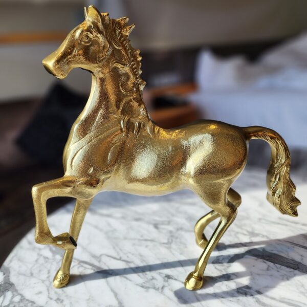 29. 24K GOLD FINISH HORSE SHOWPIECE DECORATIVE ITEMS FOR HOME DECORATION GOLD PLATED STATUE HOME/OFFICE TABLE LIVING ROOM DÉCOR