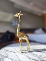 24K GOLD FINISH GIRAFFE FAMILY SHOWPIECE DECORATIVE ITEMS FOR HOME DECORATION GOLD PLATED GIRAFFE STATUE HOME/OFFICE TABLE LIVING ROOM DÉCOR (PAIR)