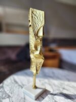 MODERN ART METAL, SLEEK LONG FACE STATUE, ANTIQUE | PREMIUM DESIGN GLOSSY SCULPTURE, INTERIOR DECORATIVE HANDICRAFT ITEMS |ROOM DECOR SHOWPIECES - GOLD & WHITE MARBLE BASE