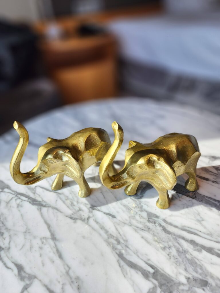 24K GOLD FINISH TRUNK UP ELEPHANT SHOWPIECE DECORATIVE ITEMS FOR HOME DECORATION GOLD PLATED ELEPHANT STATUE HOME/OFFICE TABLE LIVING ROOM DÉCOR (PAIR)