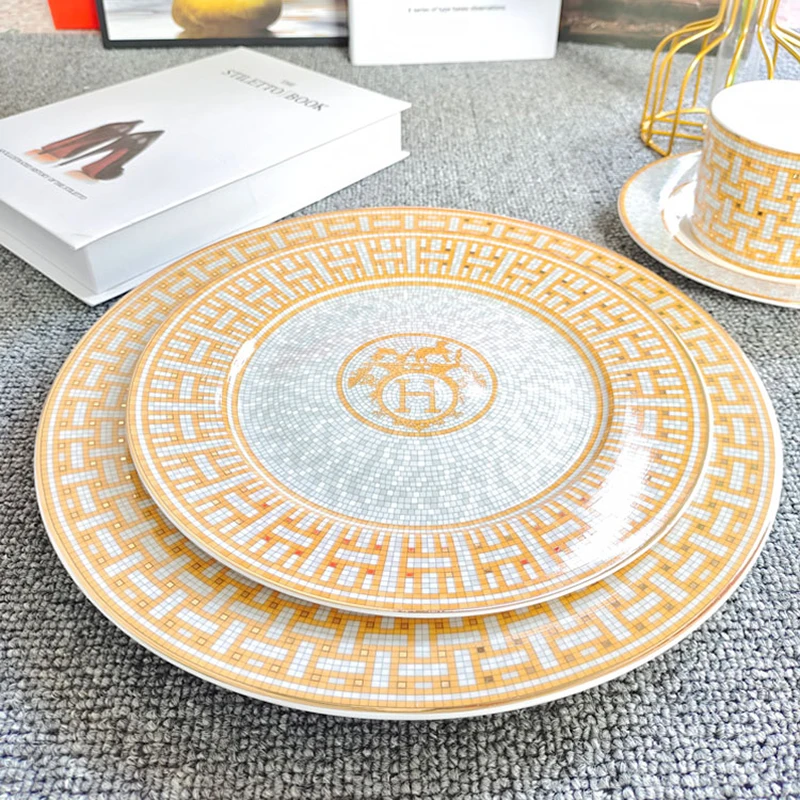 Hermes set of two plates